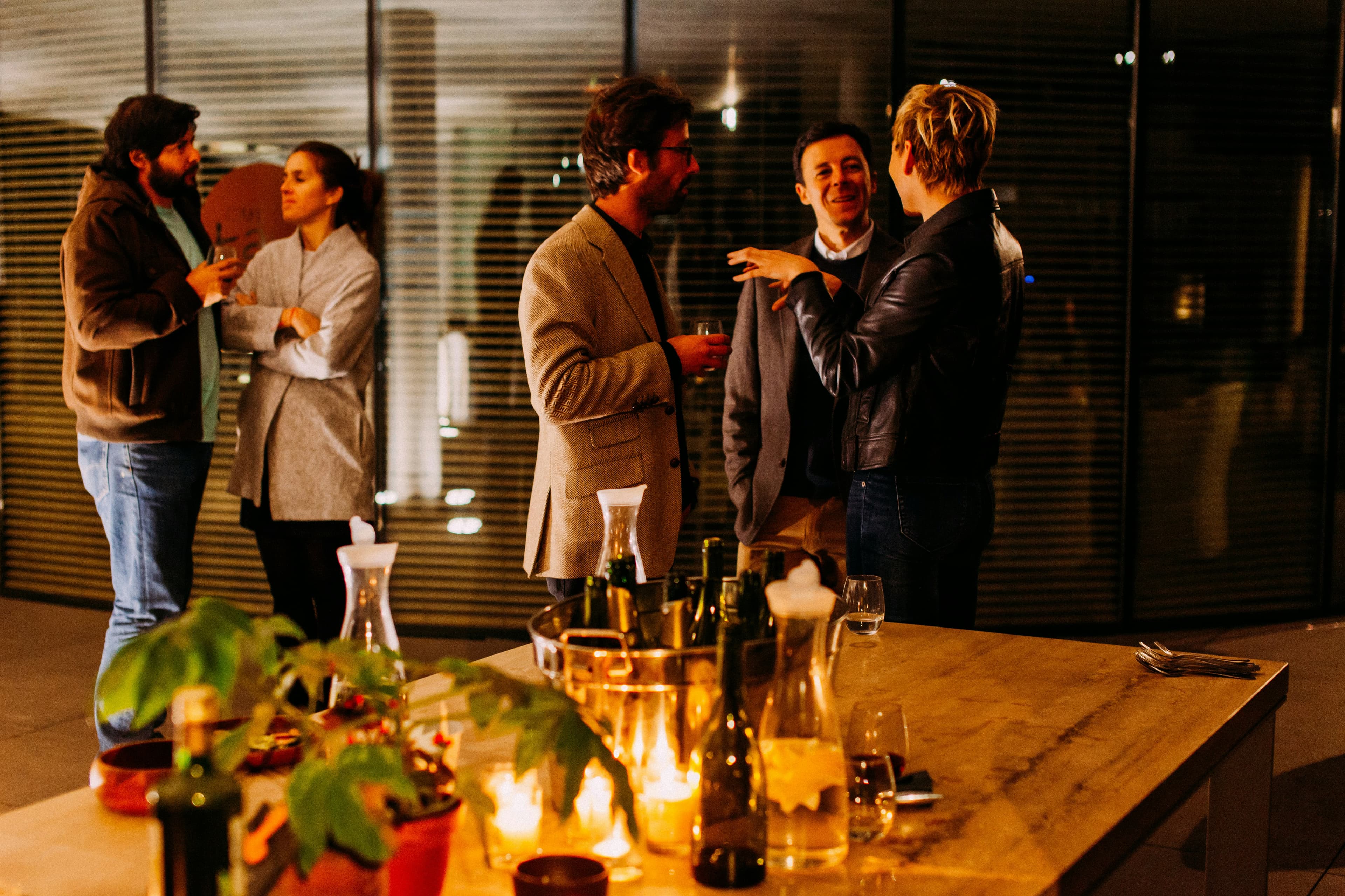 How to Network for a Job: The Definitive 2025 Guide